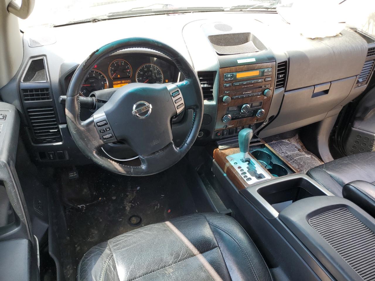 Nissan Titan S Image 7