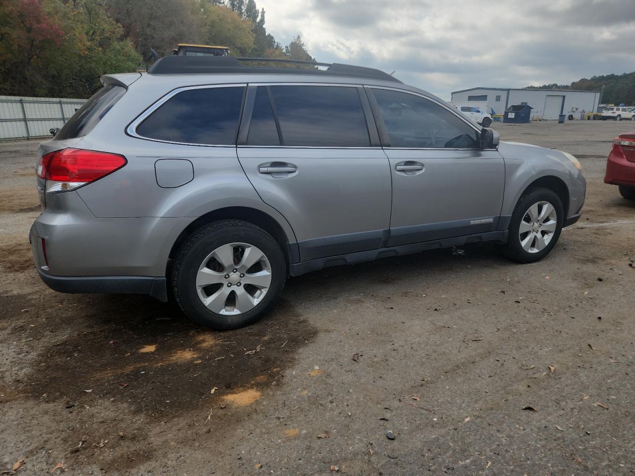Subaru Outback 2.5i Limited Image 2