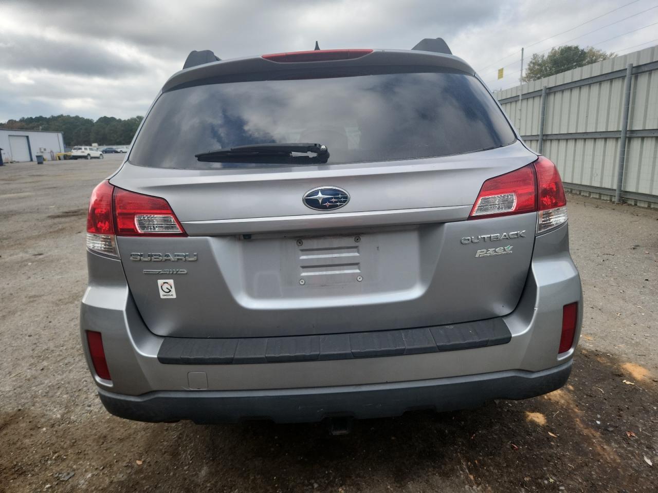 Subaru Outback 2.5i Limited Image 4