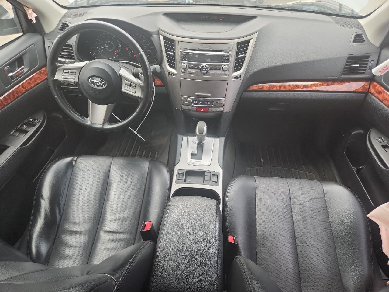 Subaru Outback 2.5i Limited Image 6