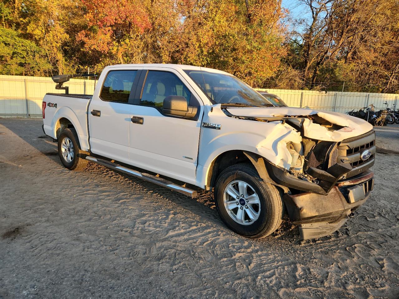 Ford F-150 Supercrew Image 6