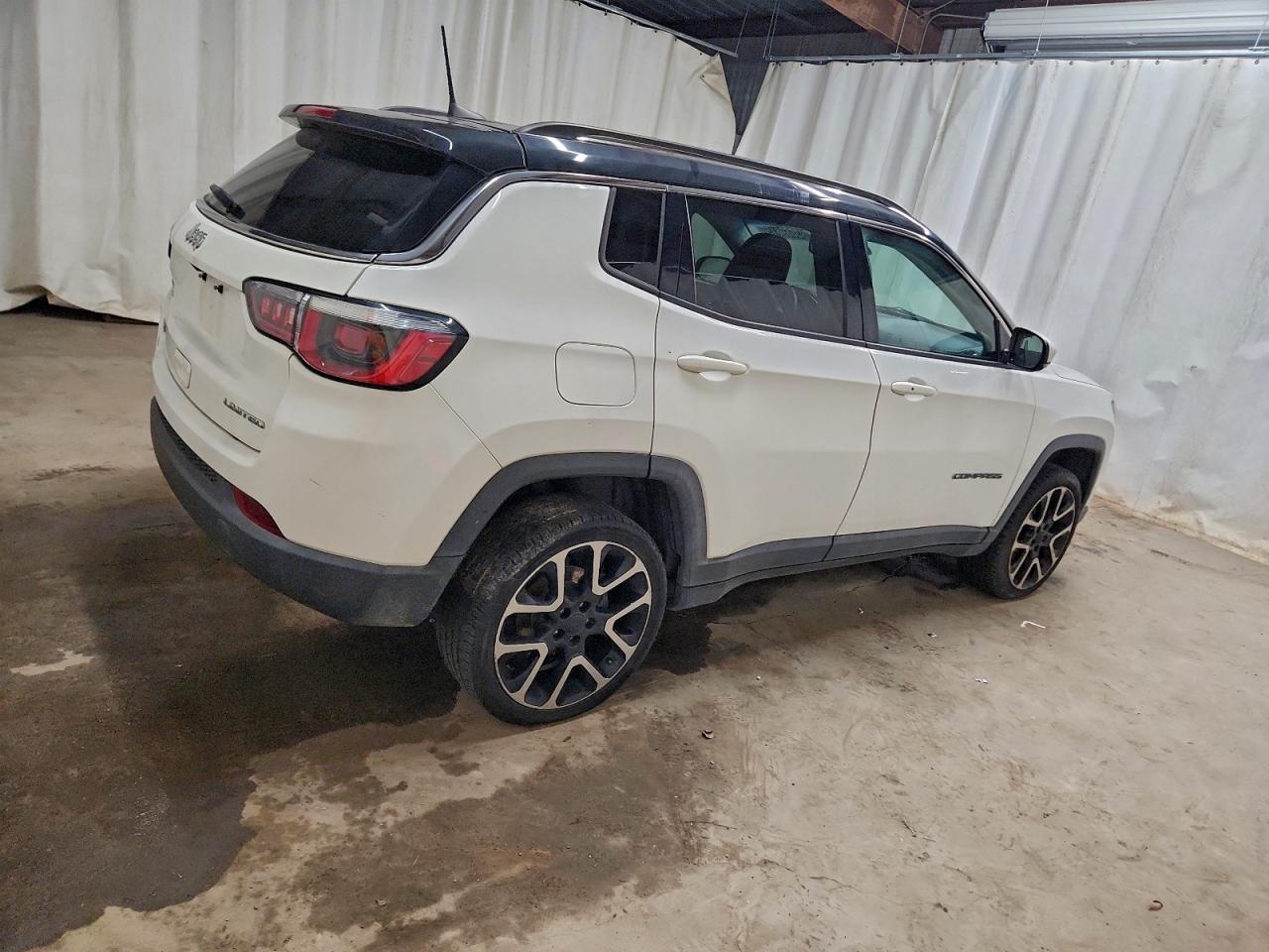 Jeep Compass Limited Image 4