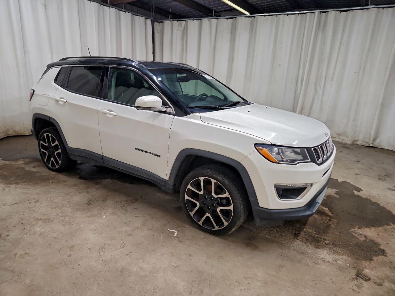 Jeep Compass Limited Image 11