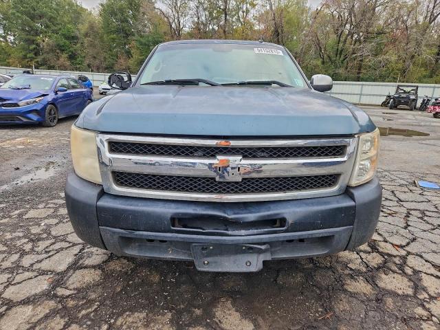 Chevrolet Silverado C1500 Image 3