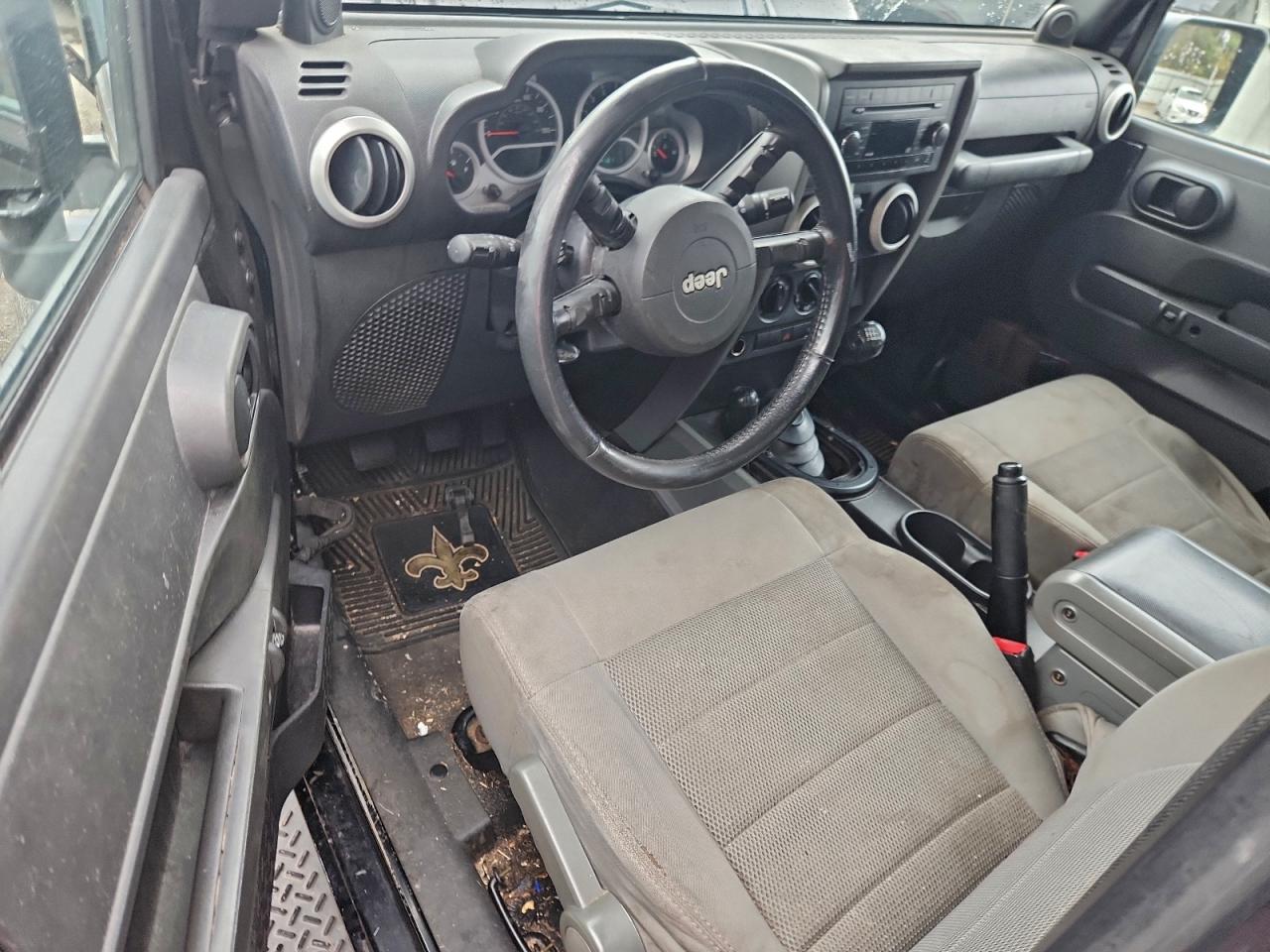 Jeep Wrangler Sahara Image 11