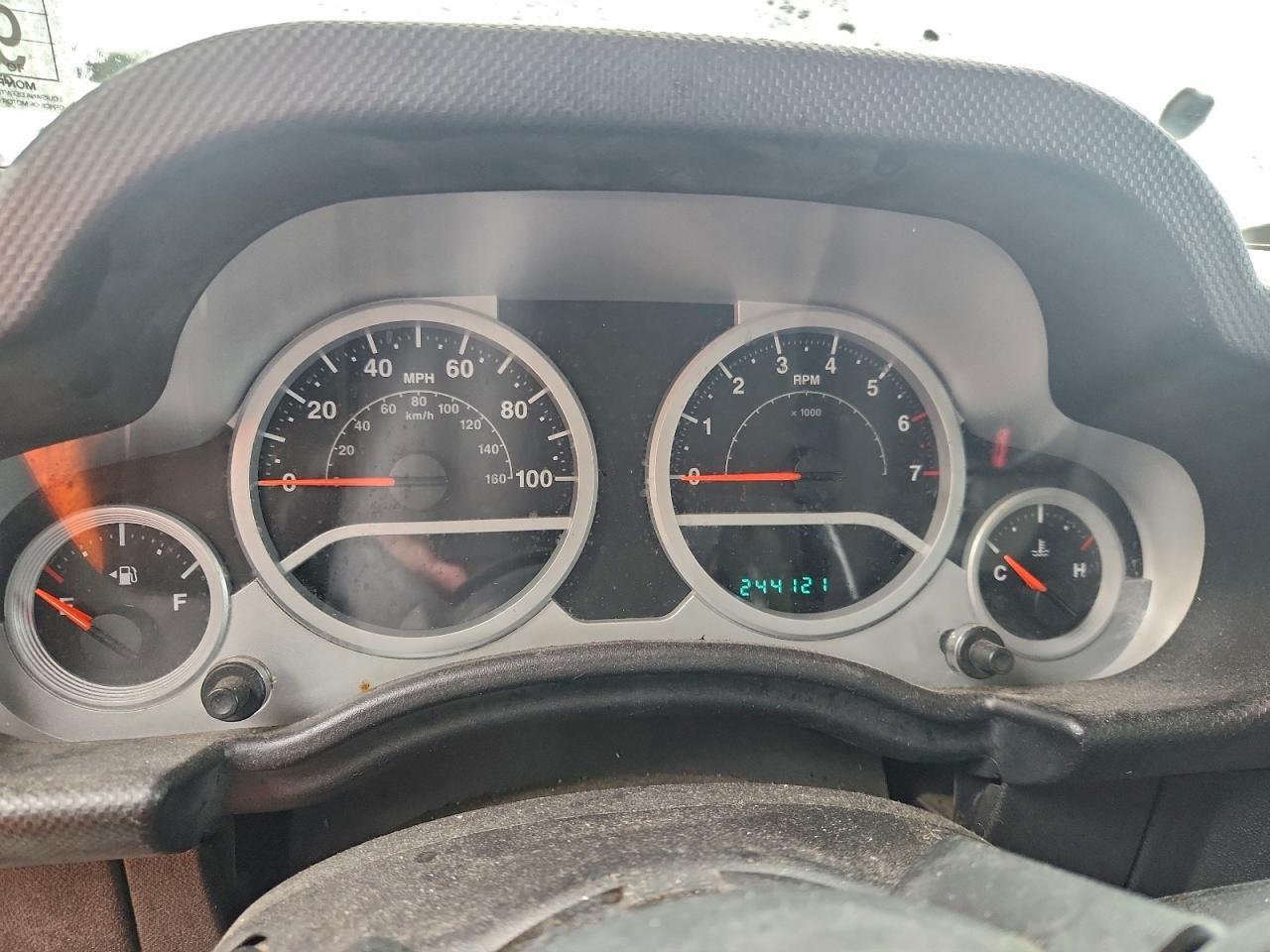 Jeep Wrangler Sahara Image 12