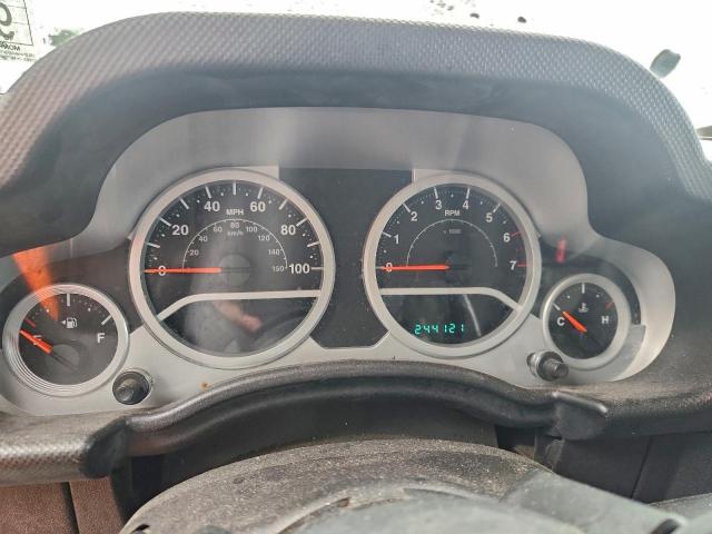 Jeep Wrangler Sahara Image 12