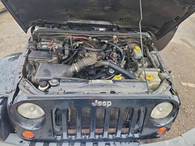 Jeep Wrangler Sahara Image 9