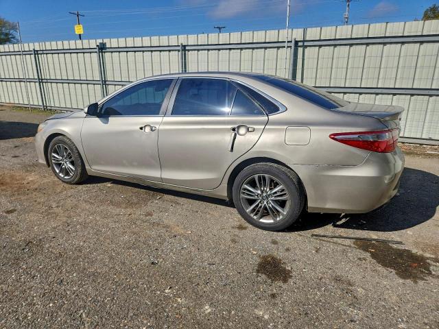 Toyota Camry Le Image 2