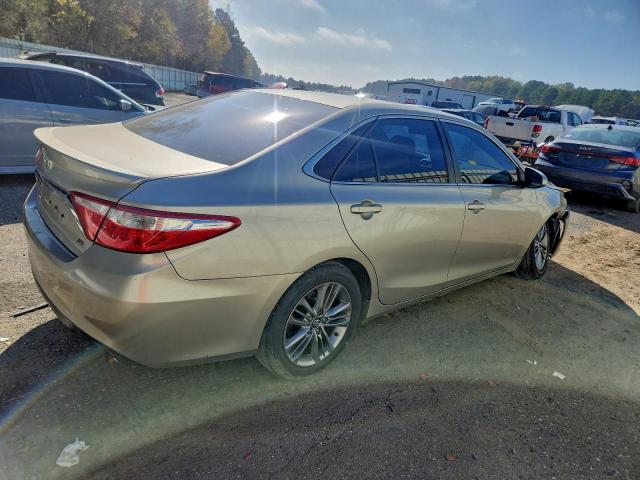 Toyota Camry Le Image 10