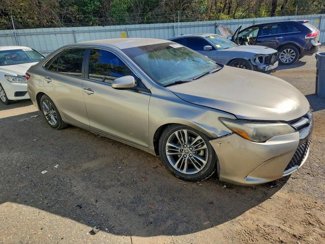 Toyota Camry Le Image 3