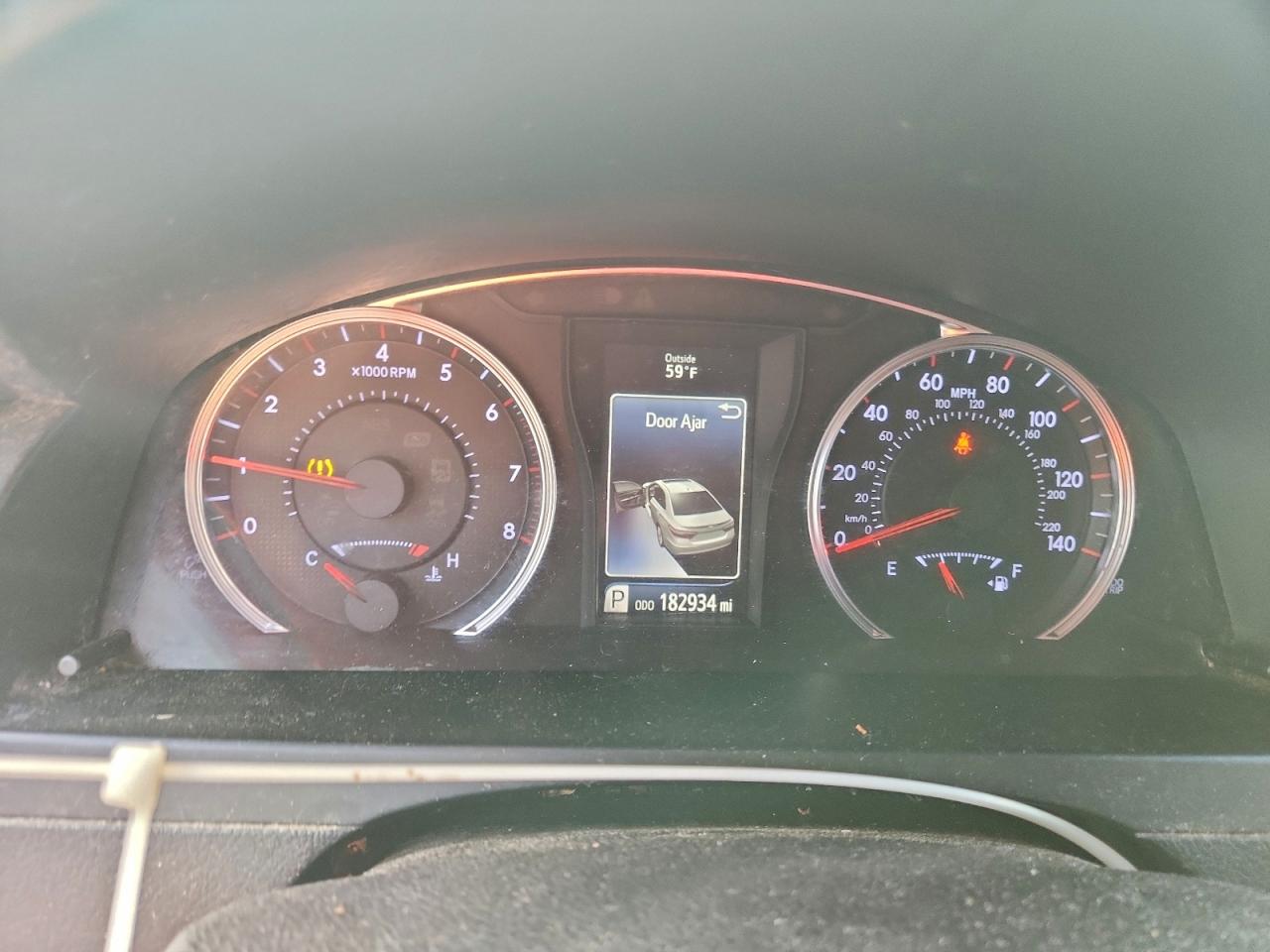 Toyota Camry Le Image 5