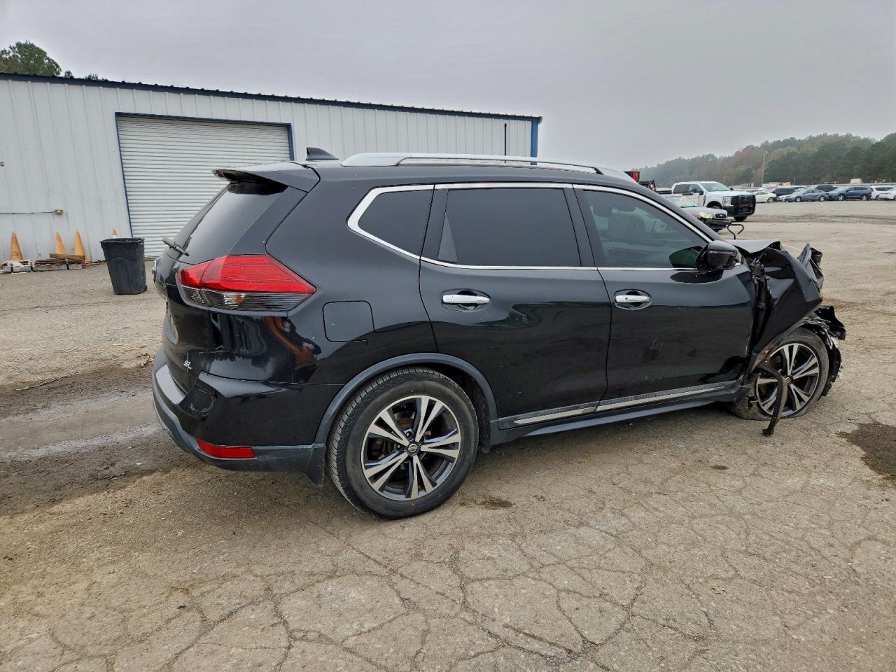 Nissan Rogue S Image 2