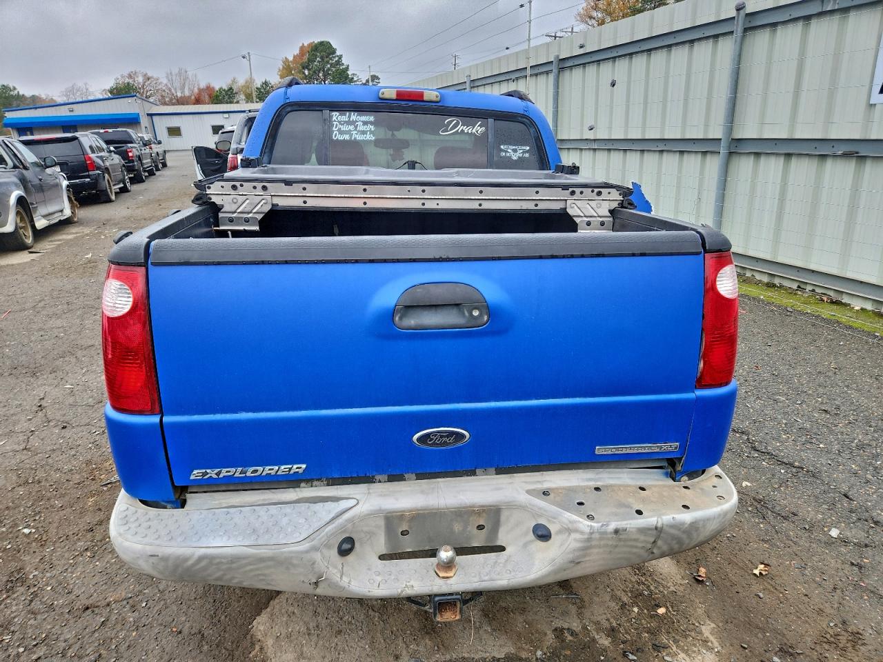 Ford Explorer Image 12