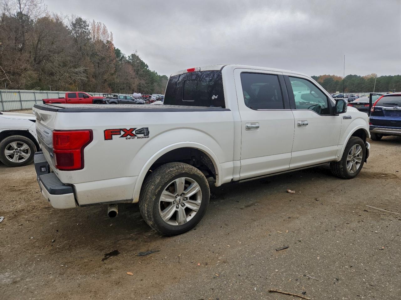 Ford F-150 Supercrew Image 4