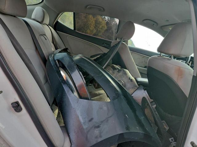 Kia Optima Lx Image 9