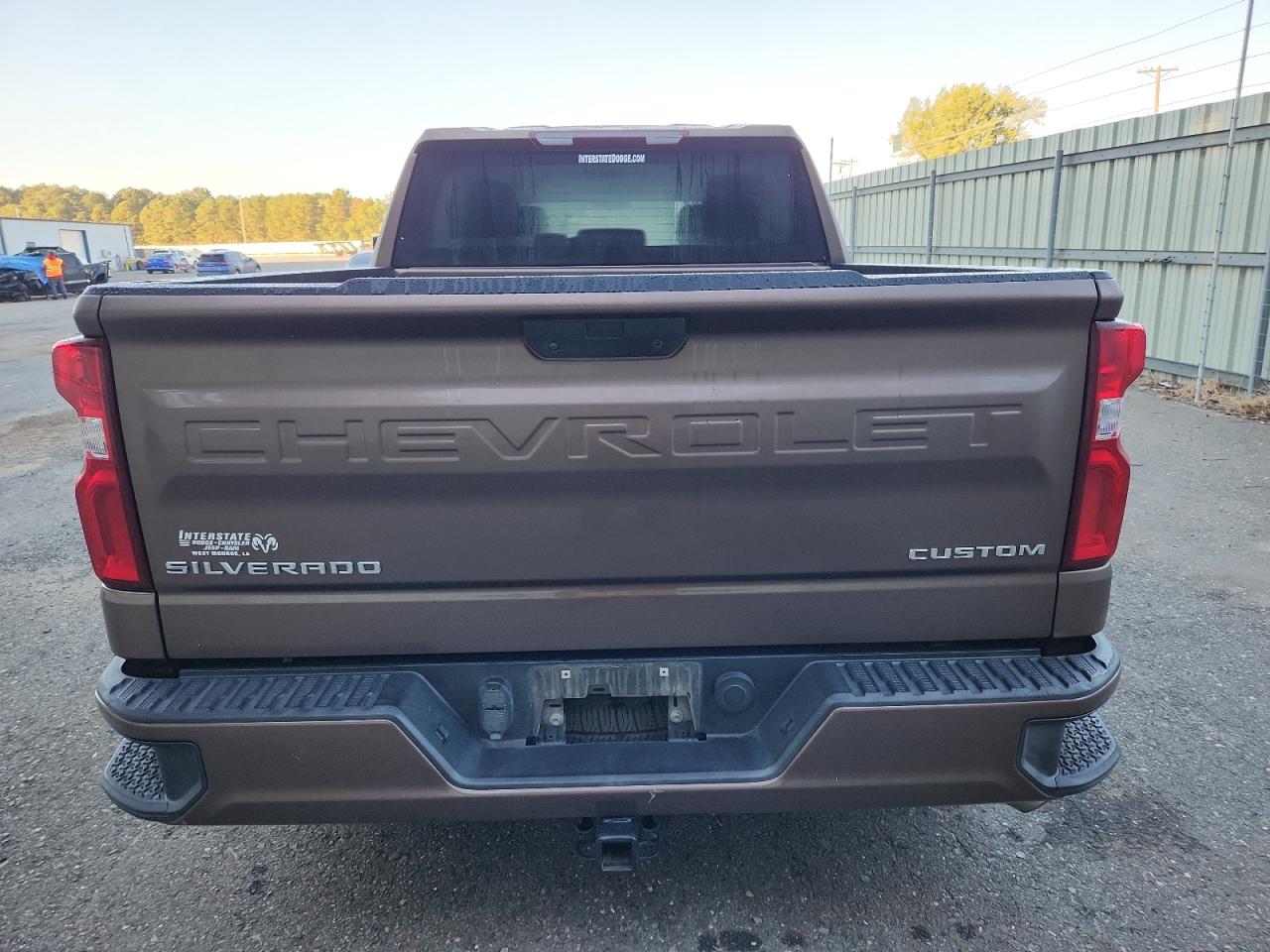 Chevrolet Silverado C1500 Custom Image 3