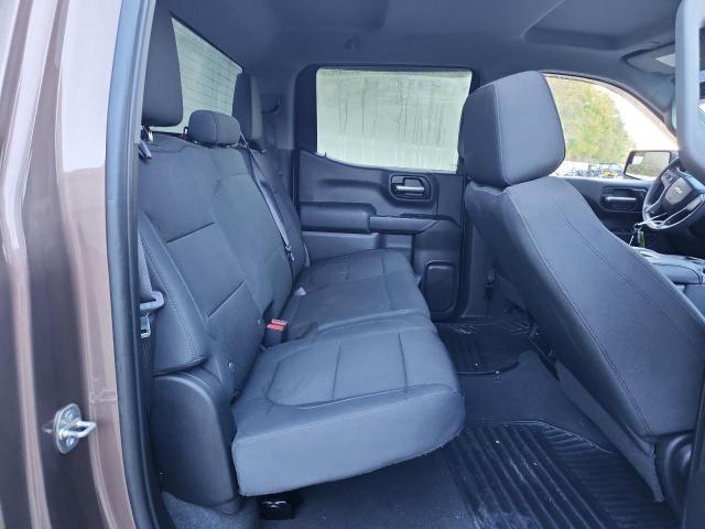 Chevrolet Silverado C1500 Custom Image 11