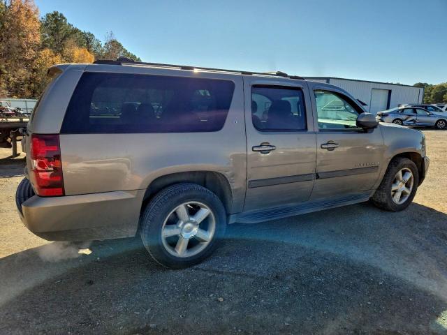 Chevrolet Suburban C1500 Image 7