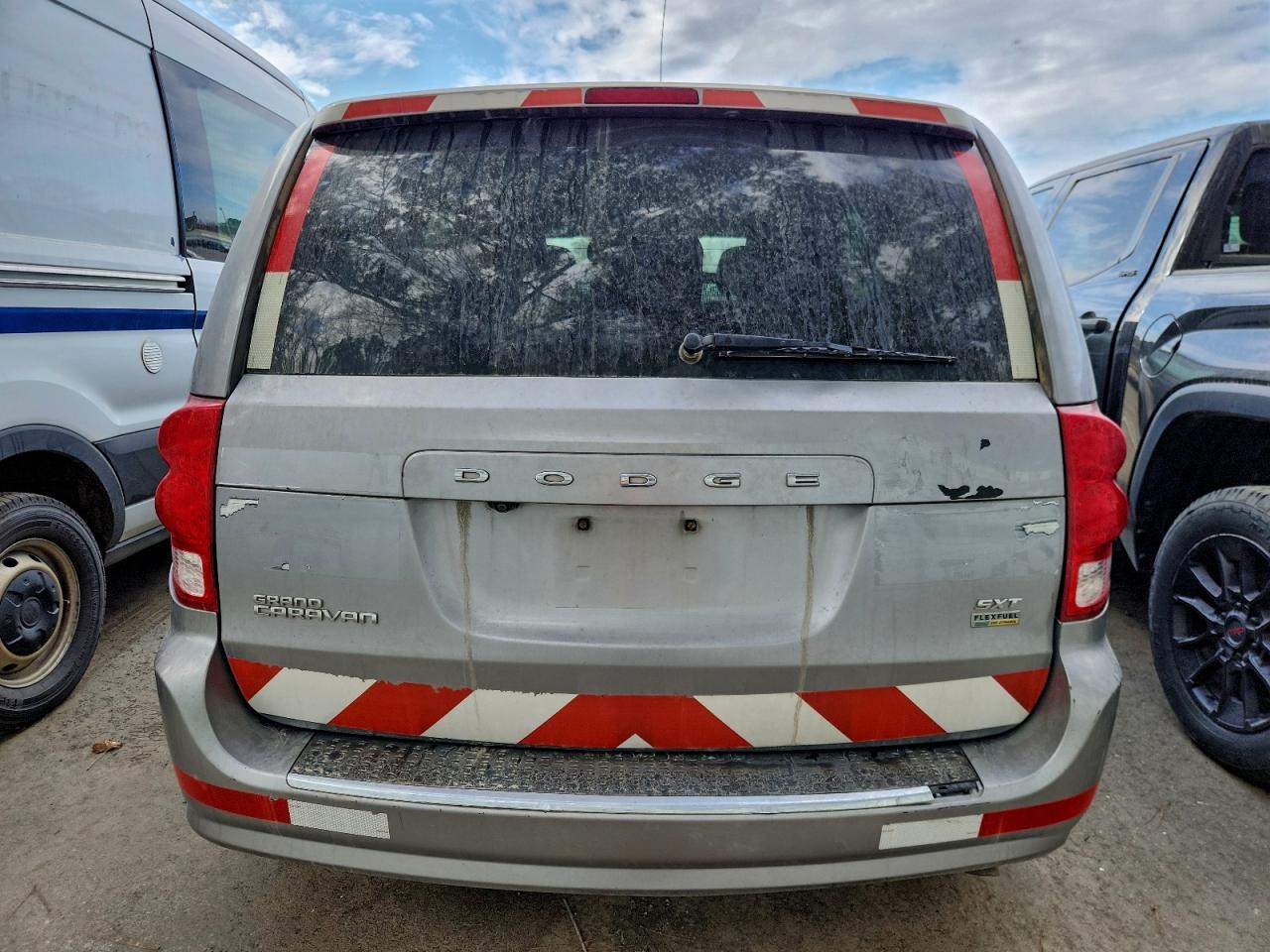 Dodge Caravan Sxt Image 3