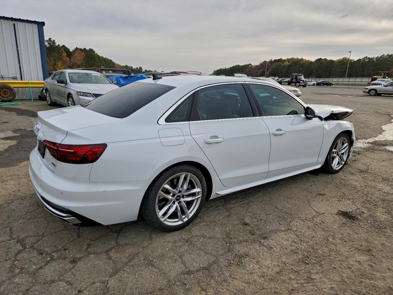 Audi A4 Premium Plus 45 Image 12