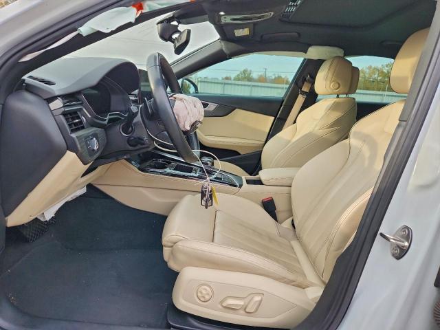 Audi A4 Premium Plus 45 Image 5