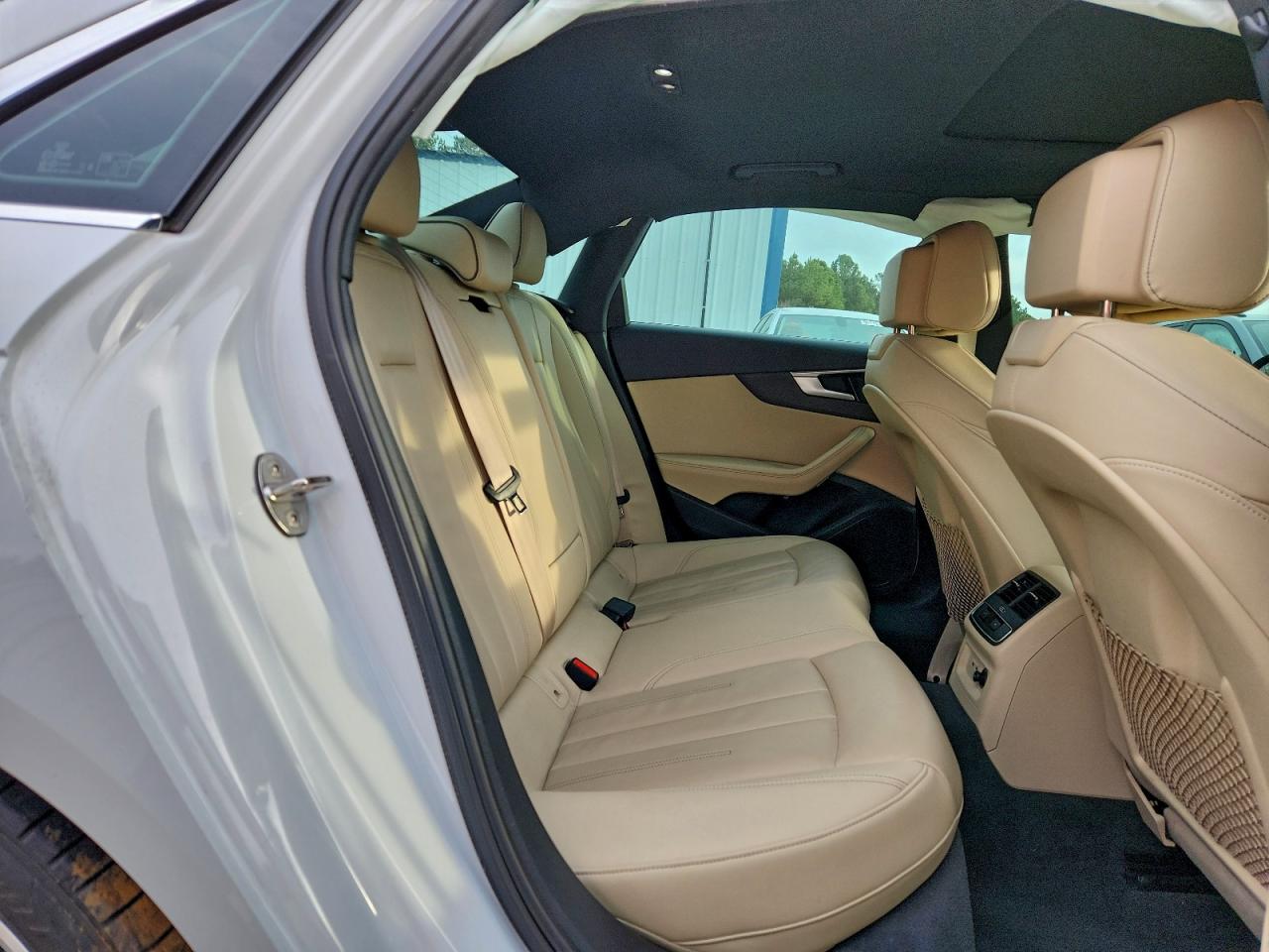 Audi A4 Premium Plus 45 Image 7