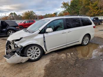  Salvage Toyota Sienna
