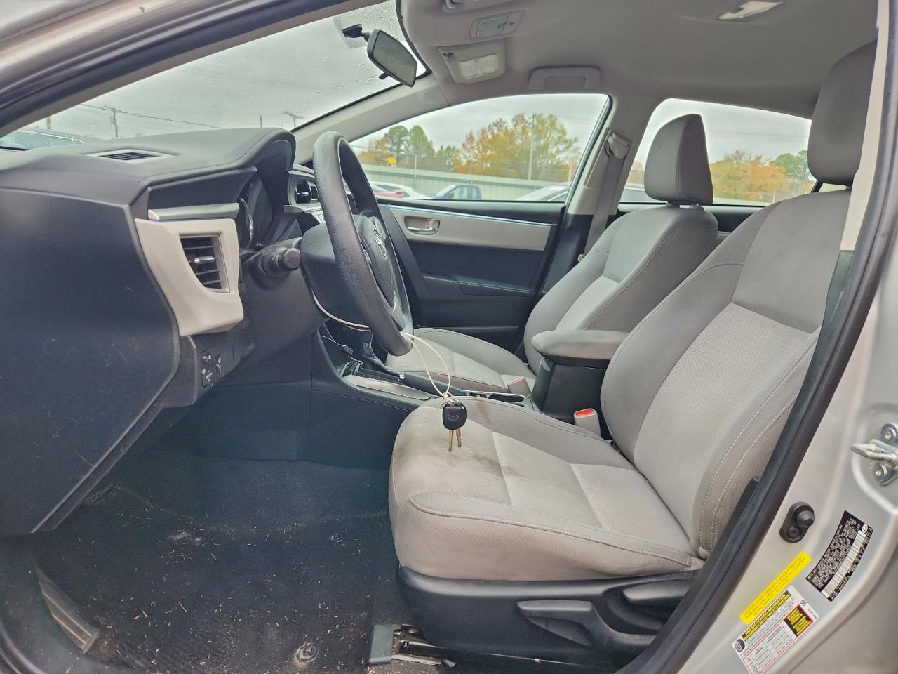 Toyota Corolla L Image 9