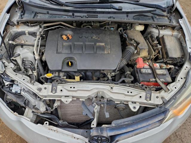 Toyota Corolla L Image 8