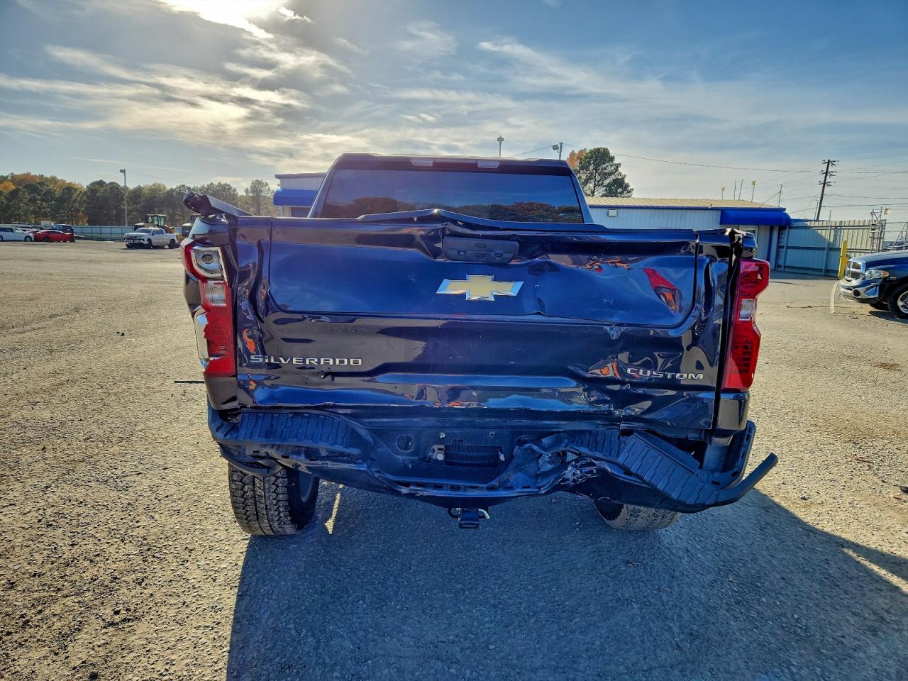 Chevrolet Silverado C1500 Custom Image 12