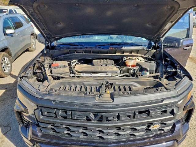 Chevrolet Silverado C1500 Custom Image 9