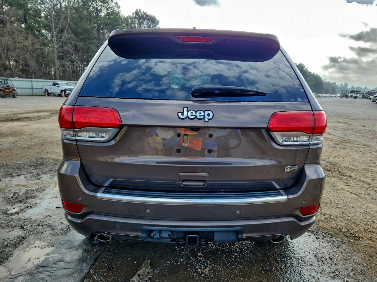 Jeep Grand Cherokee Overland Image 11