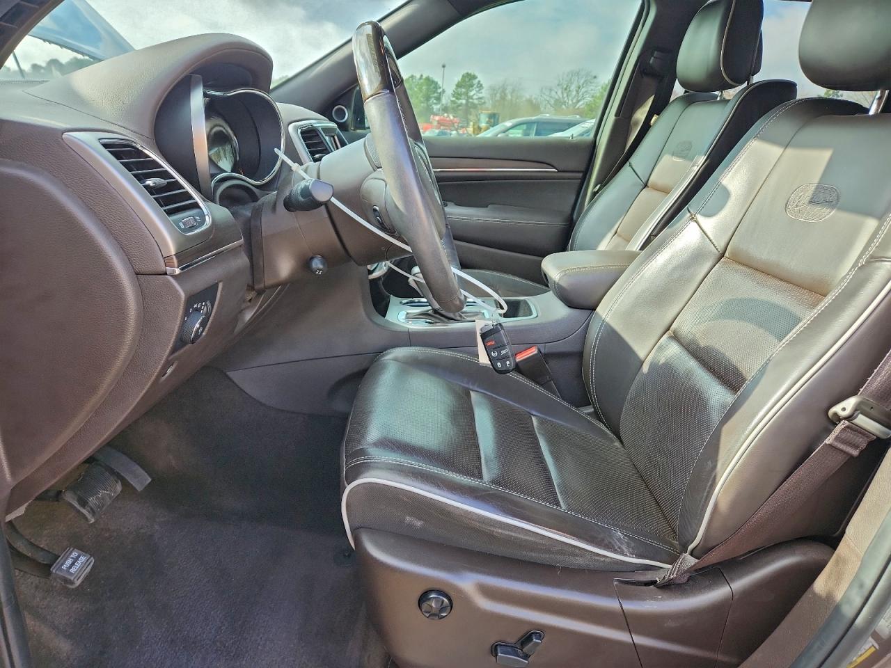 Jeep Grand Cherokee Overland Image 10