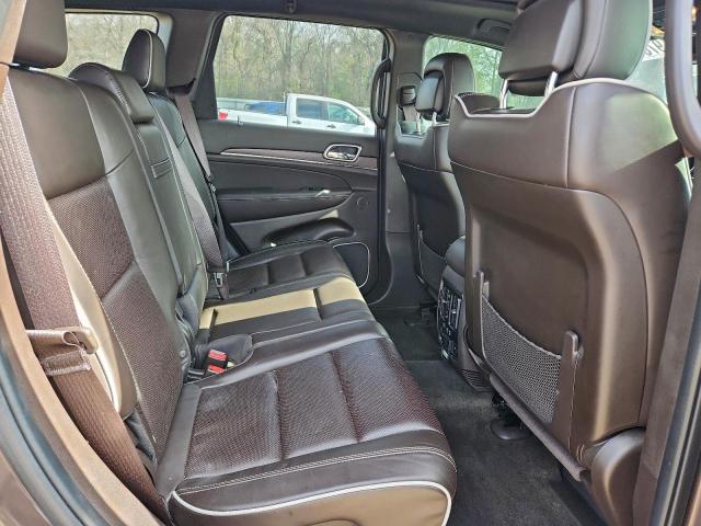 Jeep Grand Cherokee Overland Image 6