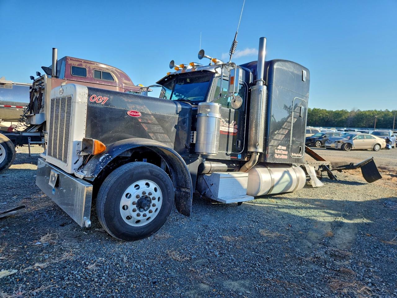 Peterbilt 379 Image 3