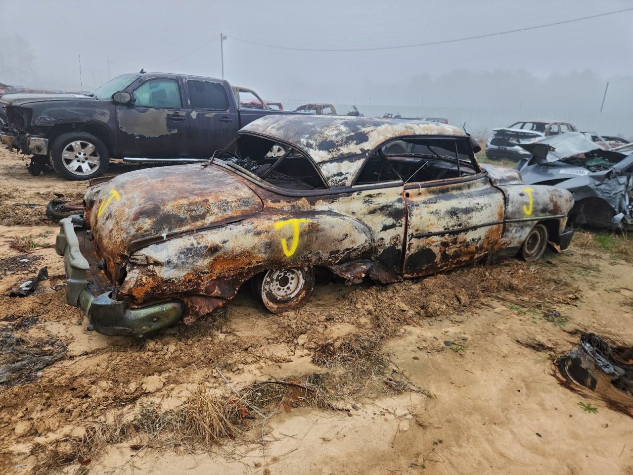 Chevrolet Deluxe Image 2