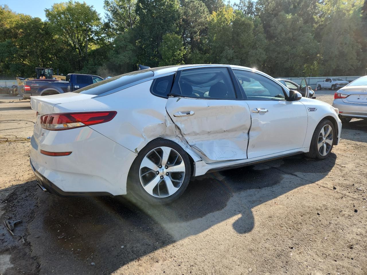 Kia Optima Lx Image 3