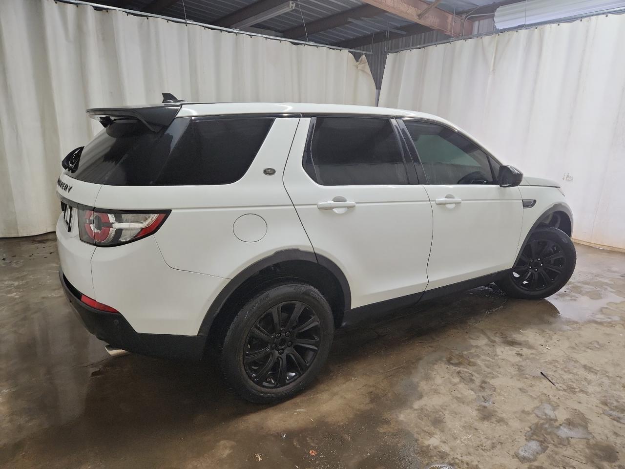 Land Rover Discovery Se Image 2