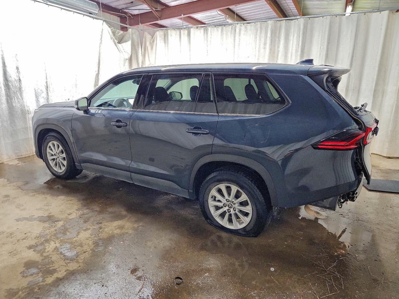 Toyota Grand High Le Image 6