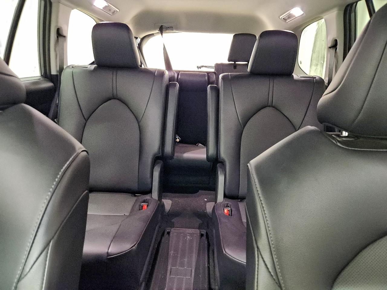 Toyota Grand High Le Image 12