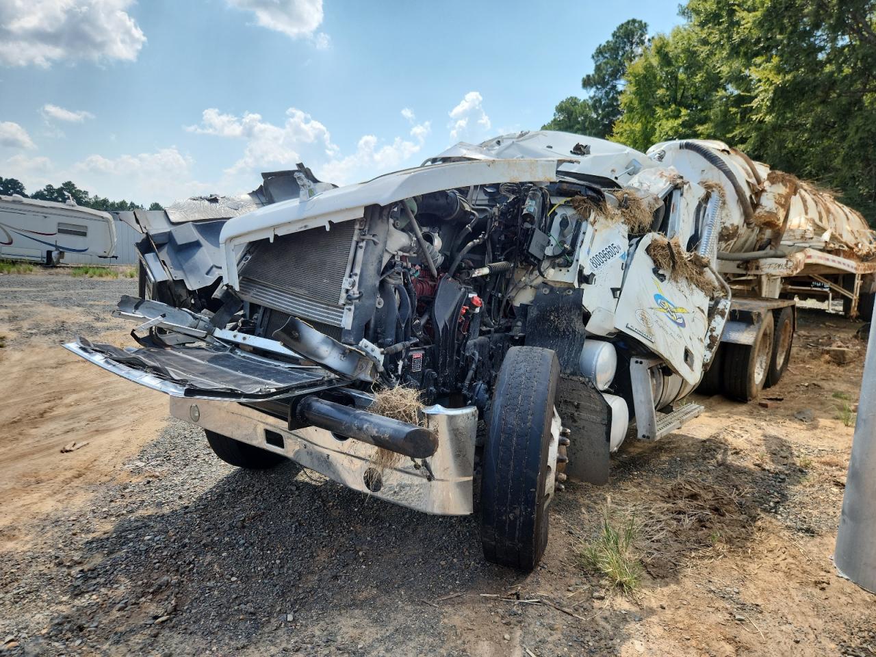 Mack Pinnacle Image 6