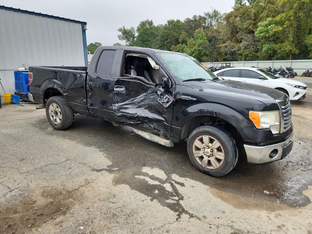 Ford F-150 Super Cab Image 10