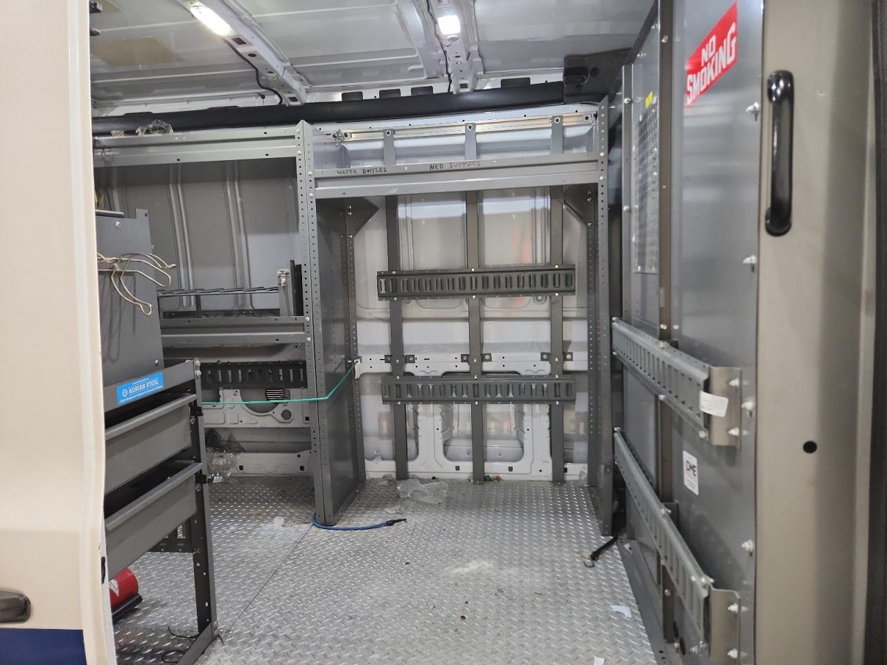 Ford Transit T-350 Image 11