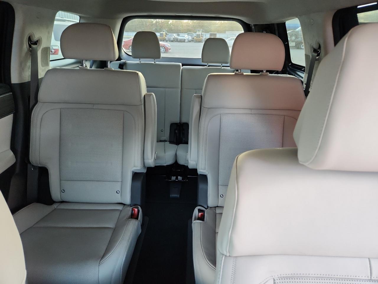 Hyundai SANTA FE Calligraphy Image 8