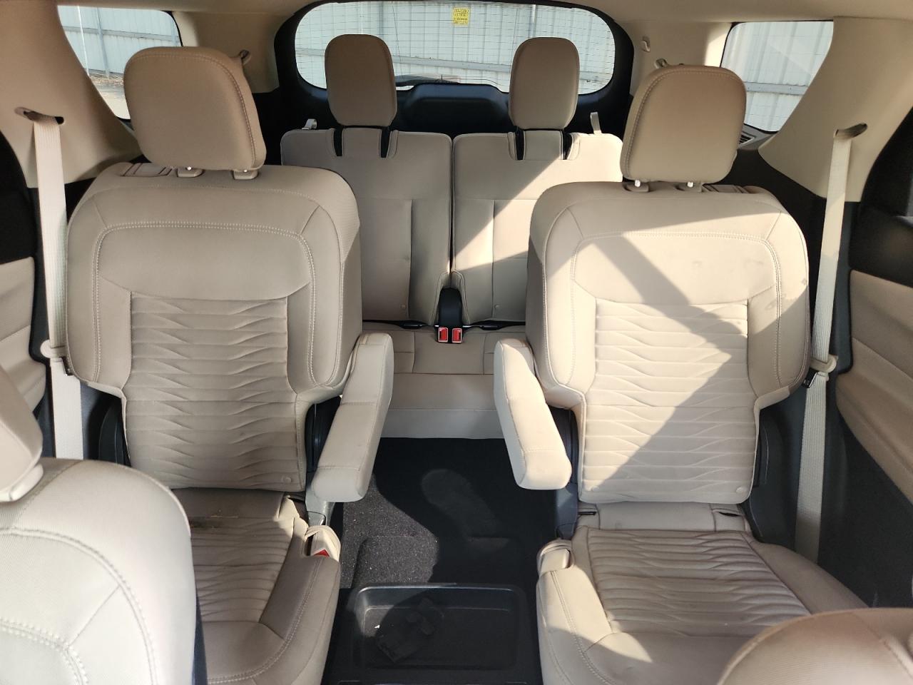 Ford Explorer Xlt Image 12