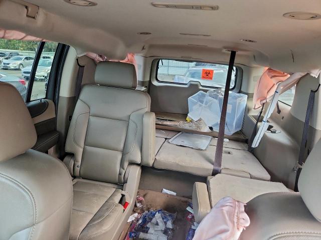 Chevrolet Suburban K1500 Premier Image 7