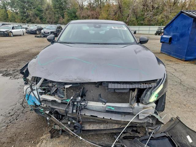 Nissan Altima Sv Image 3