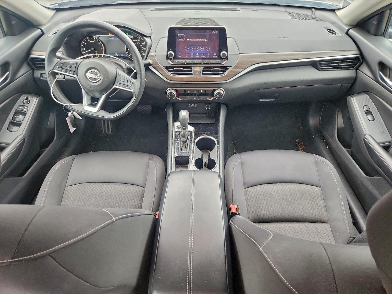 Nissan Altima Sv Image 10