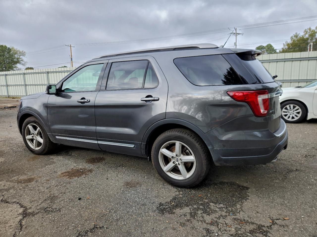 Ford Explorer Xlt Image 7